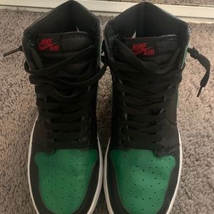Air Jordan 1s Retro High OG Pine green